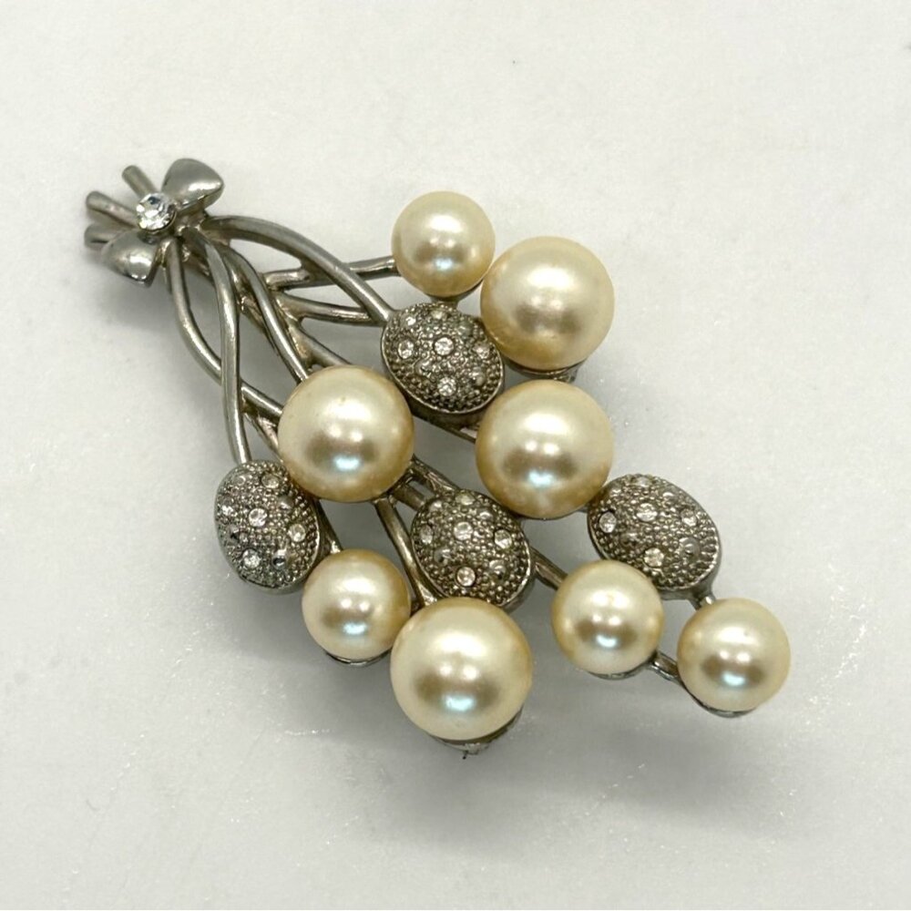 Vintage Faux Pearl Brooch Statement Silver-tone Balloon Bouquet with Bow 2.5 In - Picture 2 of 16